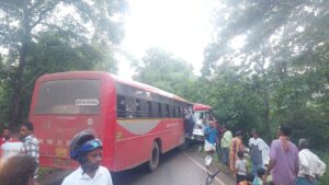 ಕೆಎಸ್‌ಆರ್‌ಟಿಸಿ ಬಸ್‌ಗಳ ಮುಖಾಮುಖಿ ಡಿಕ್ಕಿ: ಪ್ರಯಾಣಿಕರು ಗಂಭೀರ
